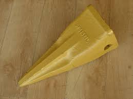 J460 Ząb tygrysa do koparki 235B 345D 350 E300